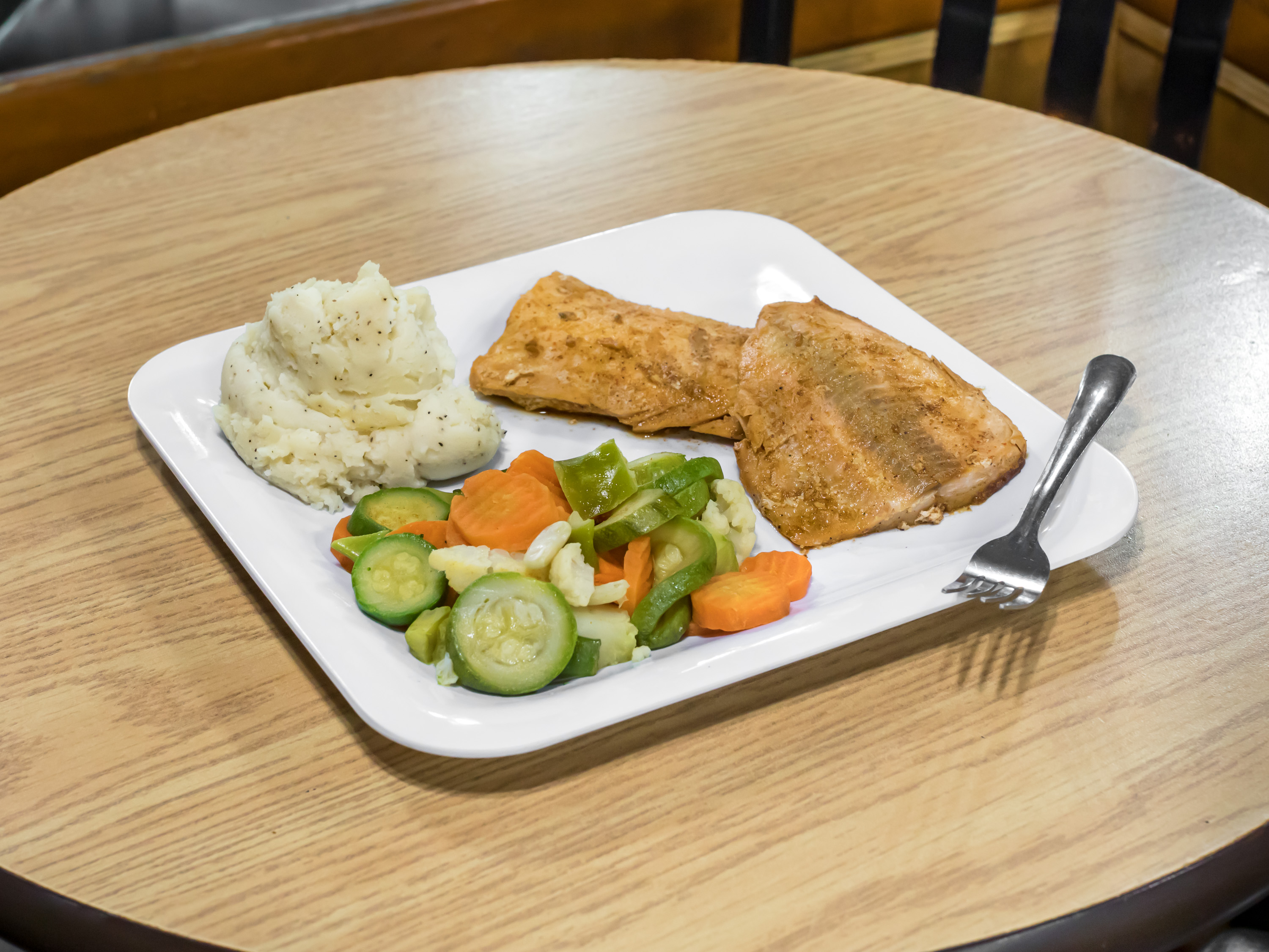 Order Grilled Salmon food online from Jovonne Lounge store, Detroit on bringmethat.com