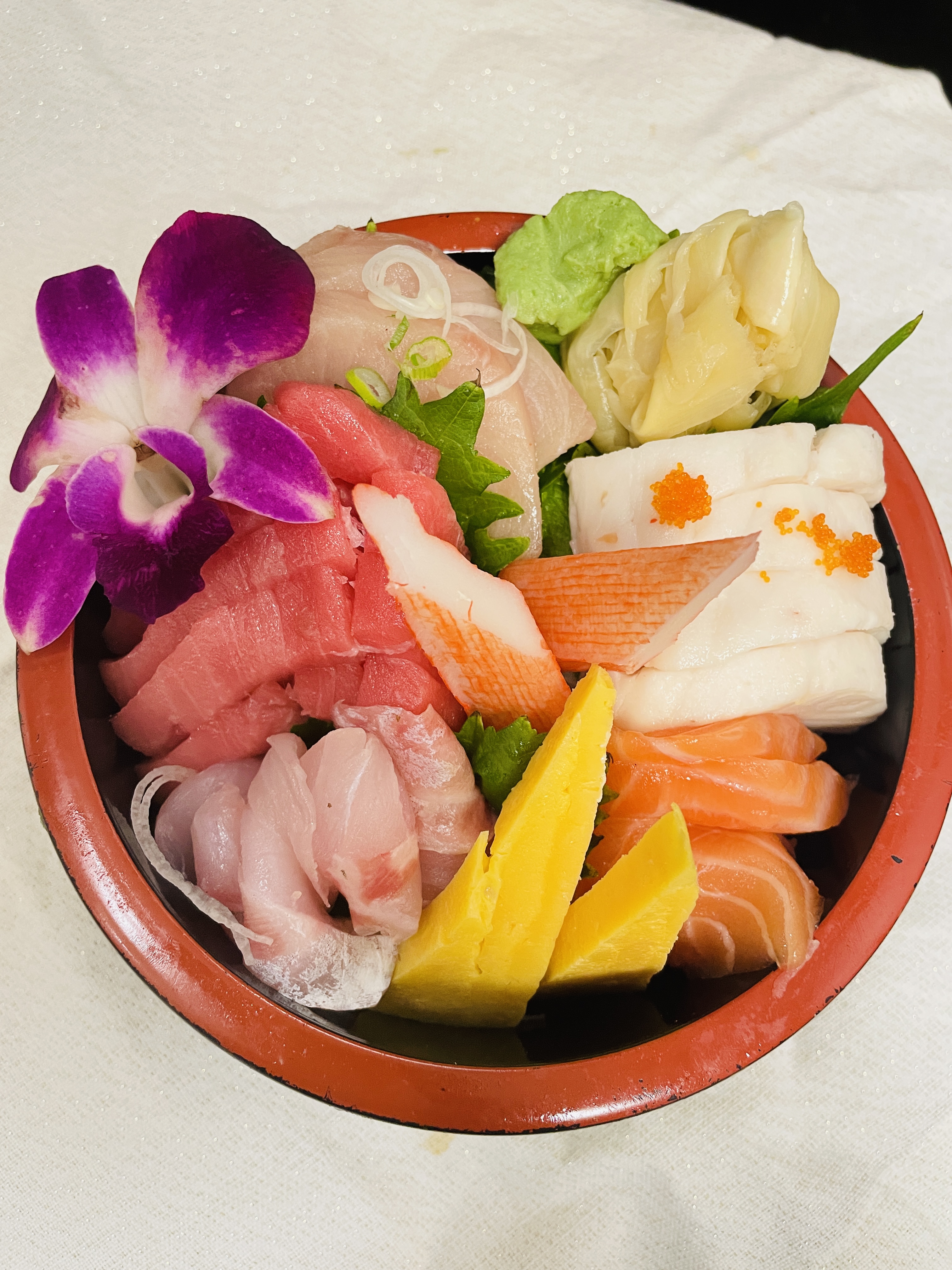 Order 06. Chirashi Deluxe Entree food online from Yama Fuji Sushi store, Briarcliff Manor on bringmethat.com