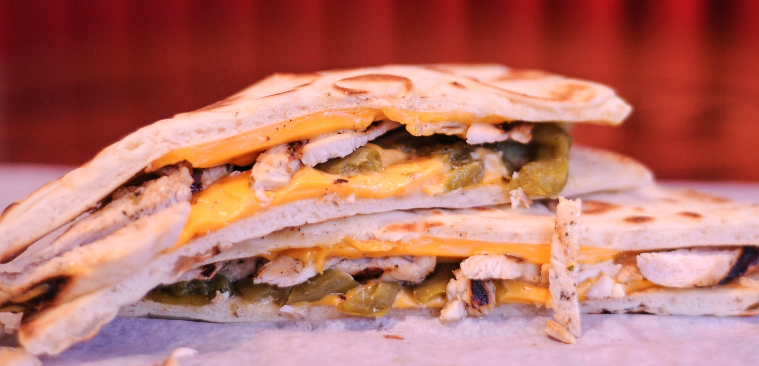 Order Grilled Chicken Flatbread food online from Slim's store, Chicago on bringmethat.com