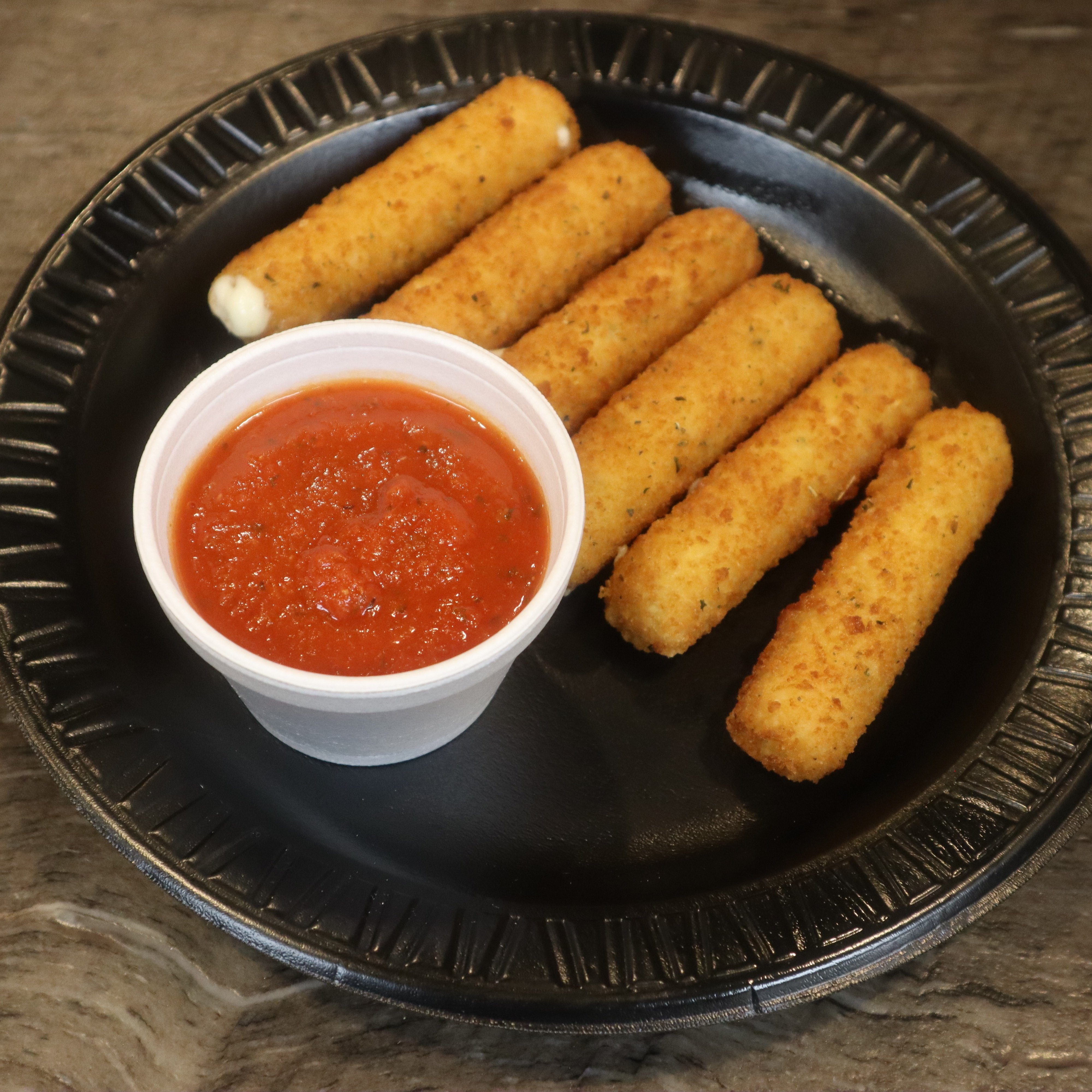 Order Mozzarella Sticks  food online from Tom And Jerry store, Rockford on bringmethat.com