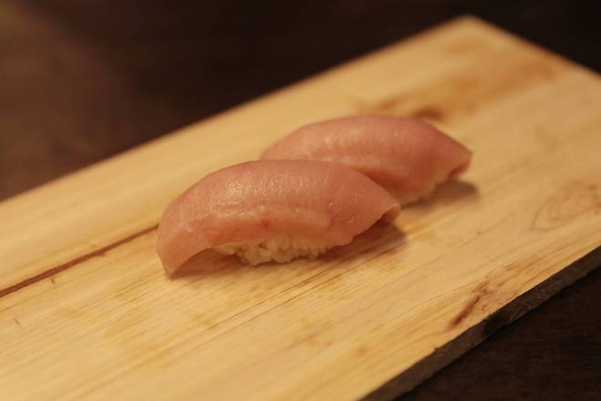 Order Japanese yellowtail (2pc) food online from Nori Sushi Eatery store, South Pasadena on bringmethat.com