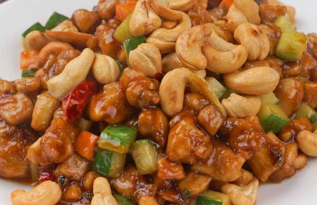 Order 44. Cashew Nut Chicken 腰果鸡 food online from Sichuan Home store, San Francisco on bringmethat.com