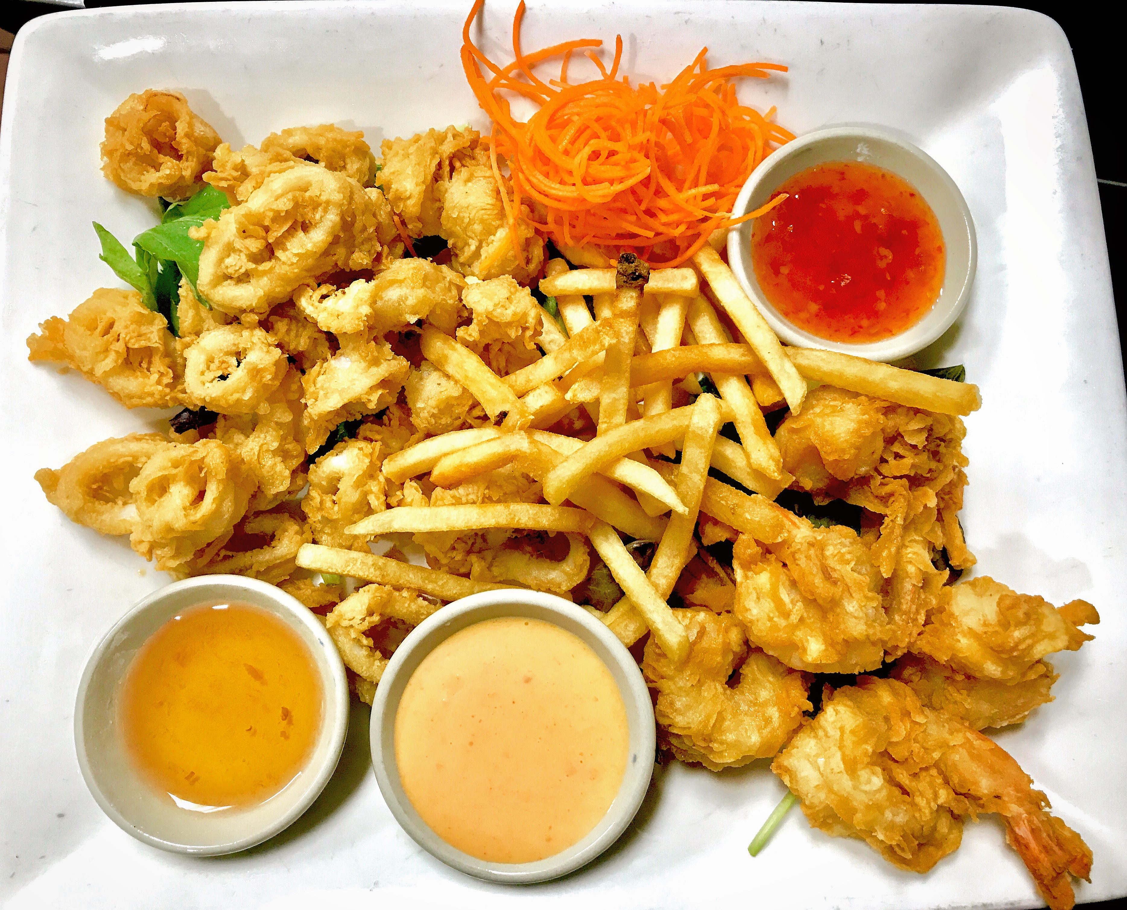 Order Crispy Shrimp and Calamari Platter food online from Vera Thai Restaurant store, Sunnyside on bringmethat.com