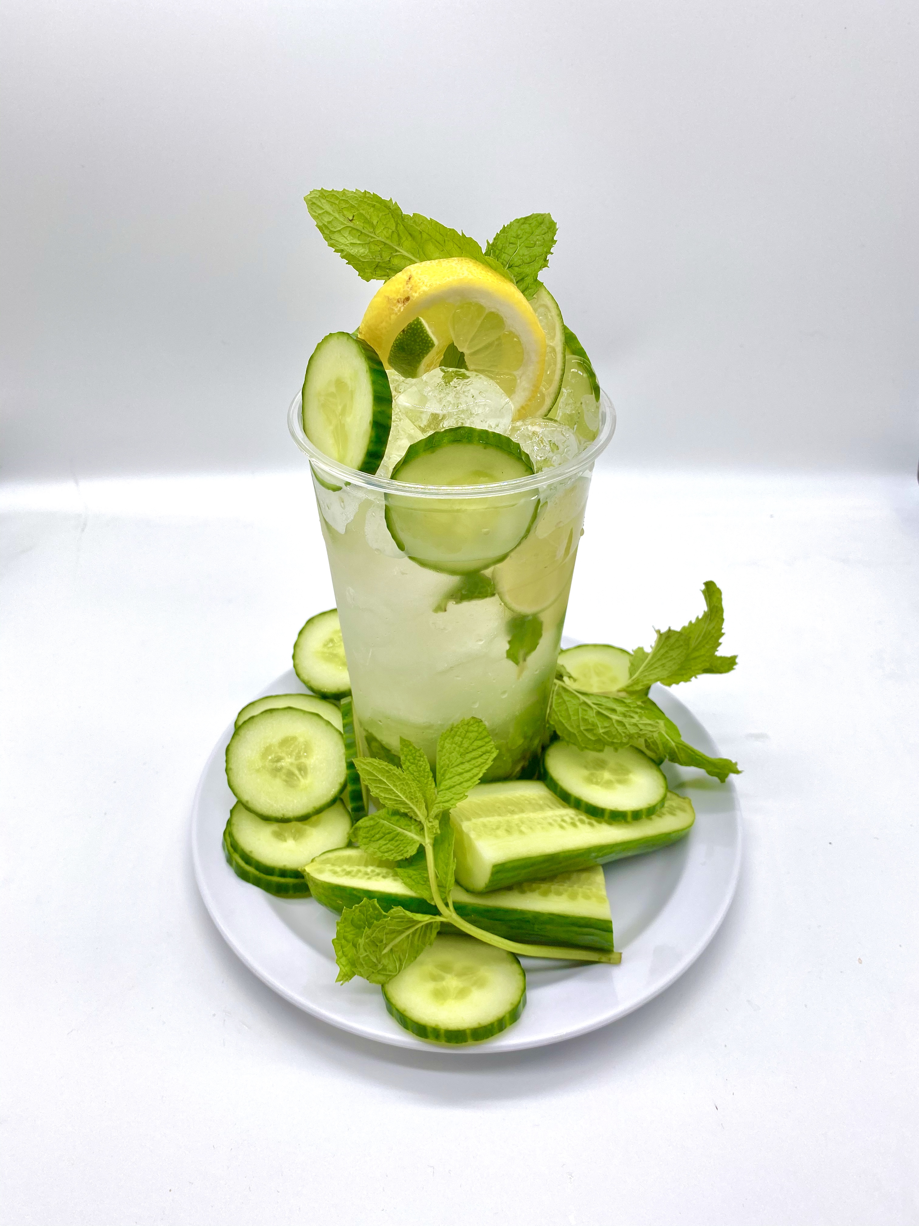 Order Cucumber Mint Lemonade  food online from Tacos Y Jugos Genesis store, Elmhurst on bringmethat.com