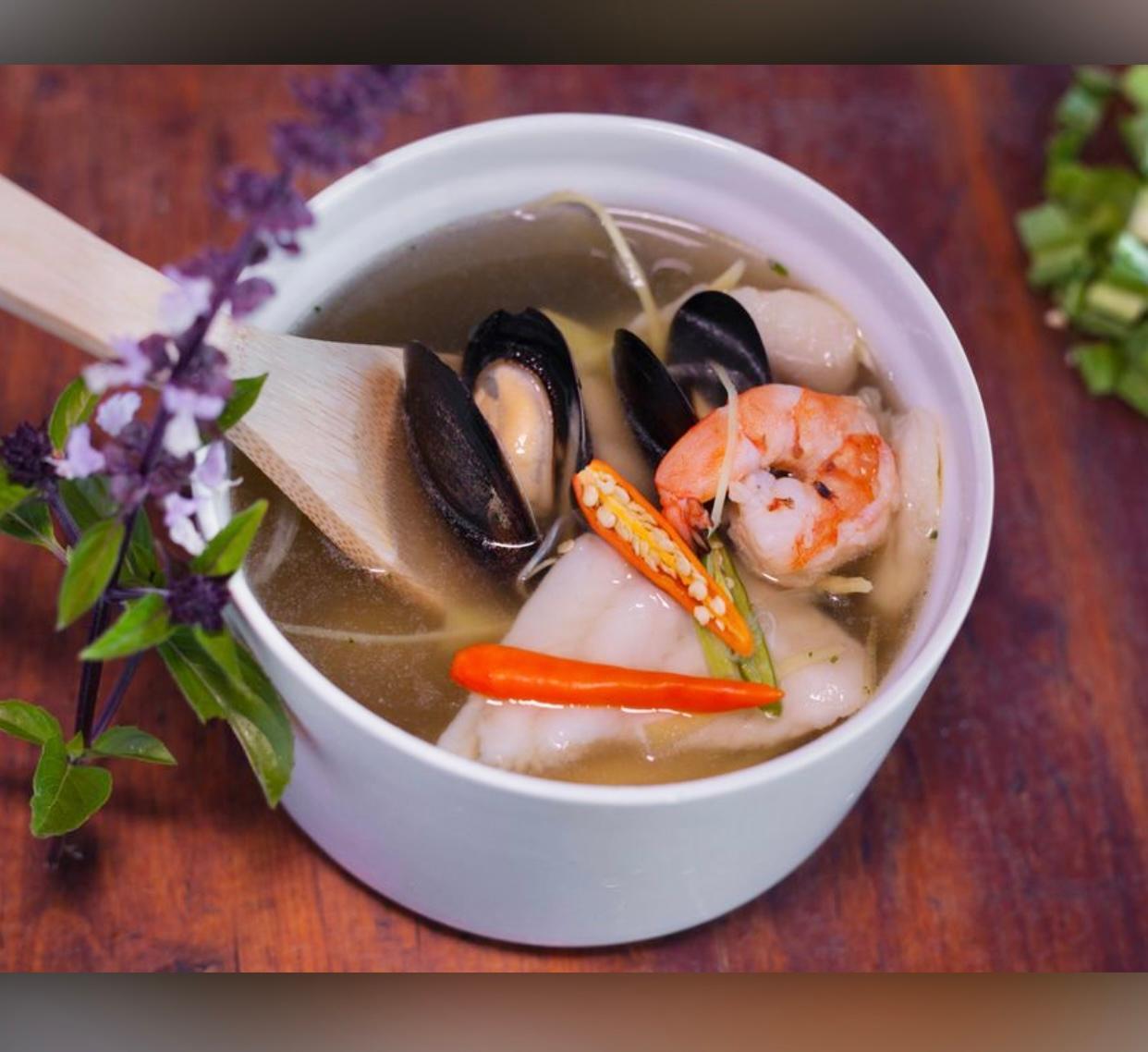 Order Seafood Soup food online from Hidden Garden Thai Cuisine store, Culver City on bringmethat.com