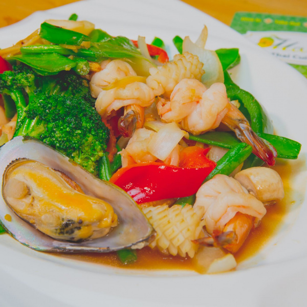 Order G8. Seafood Honeymoon food online from Mango thai cuisine store, West Newton on bringmethat.com