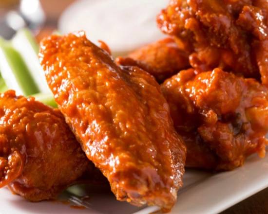Order Jumbo Chicken Wings food online from Quadro Pizza store, Nashville on bringmethat.com