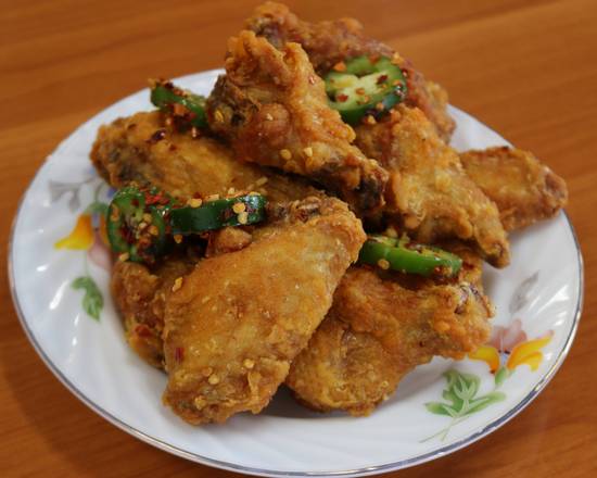 Order Salt and Pepper Wings food online from Chinatown Express store, Los Angeles on bringmethat.com