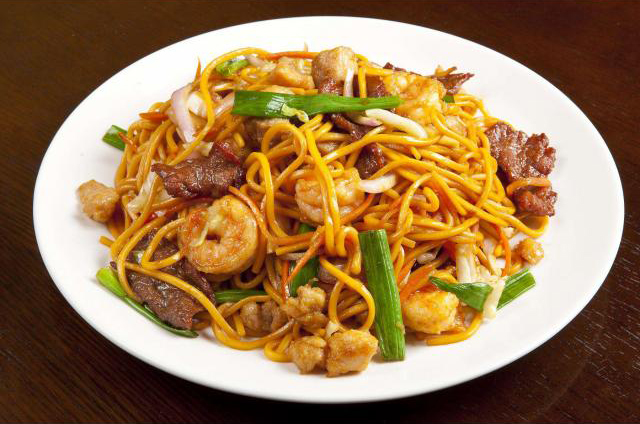 Order D01. House Special Chow Mein food online from Wok Station store, San Francisco on bringmethat.com