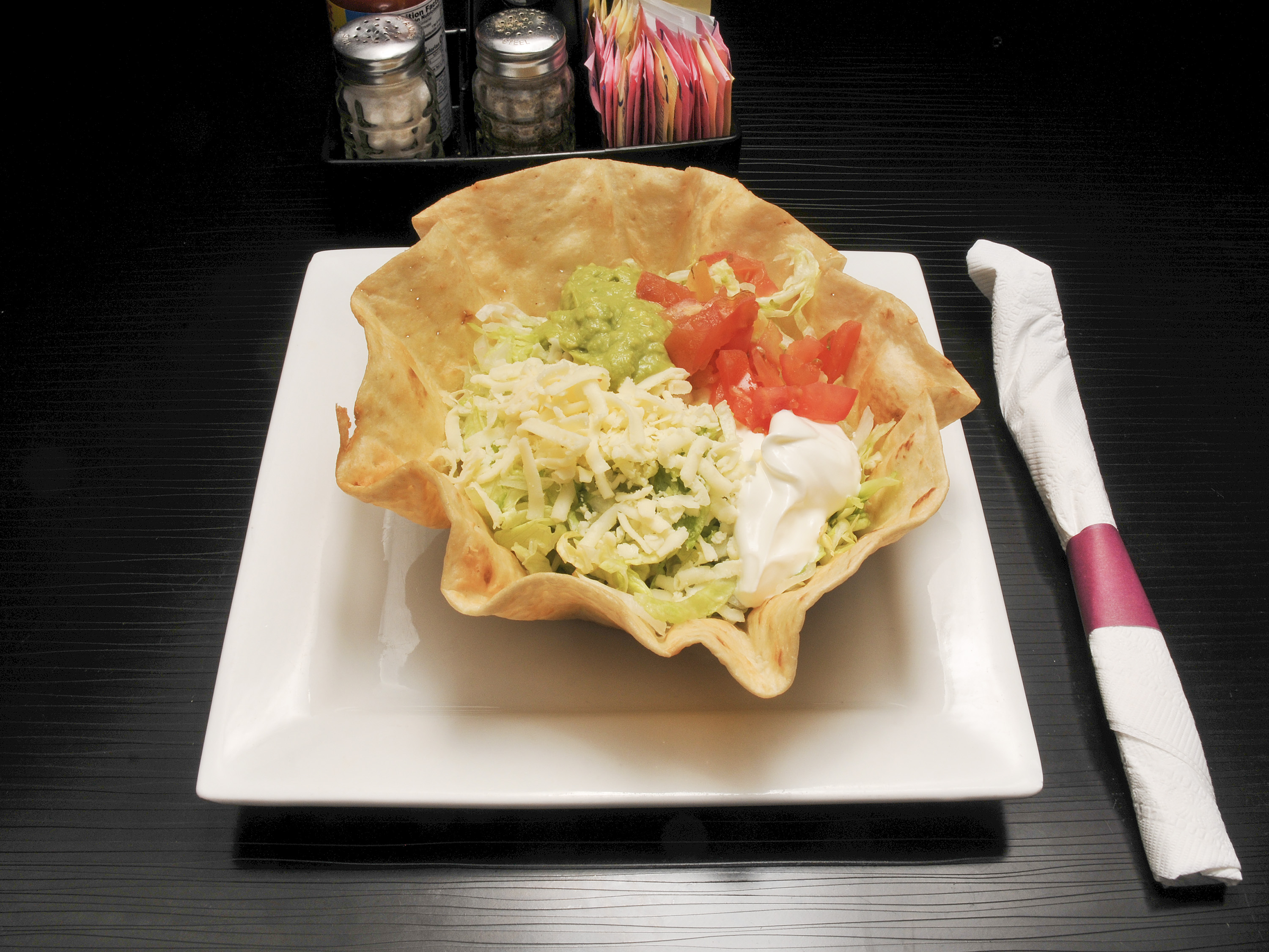 Order Taco Salad Deluxe food online from Fiesta Mexicana store, Benson on bringmethat.com