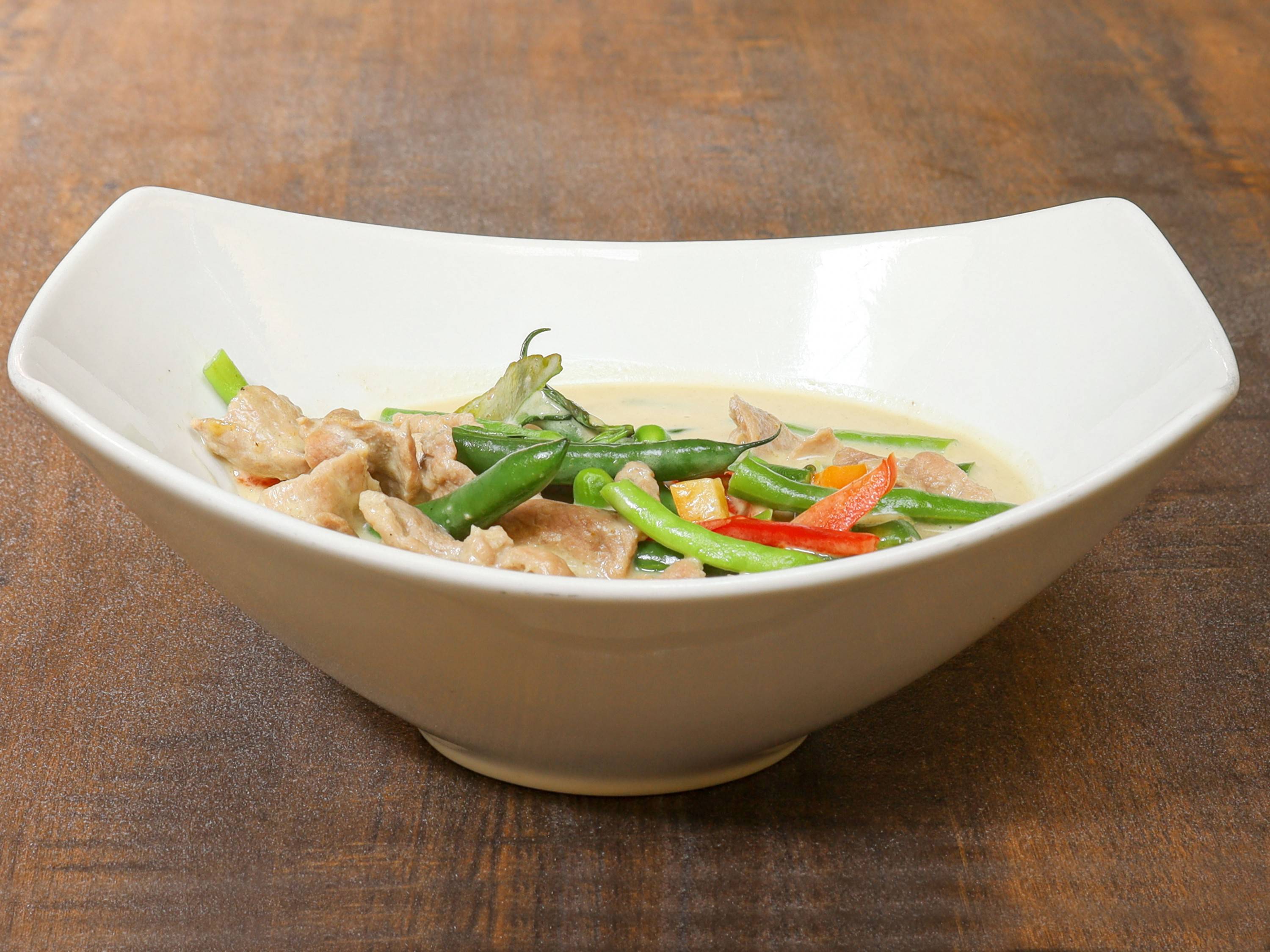 Order Green Curry food online from Galanga Thai Restaurant store, Santa Barbara on bringmethat.com