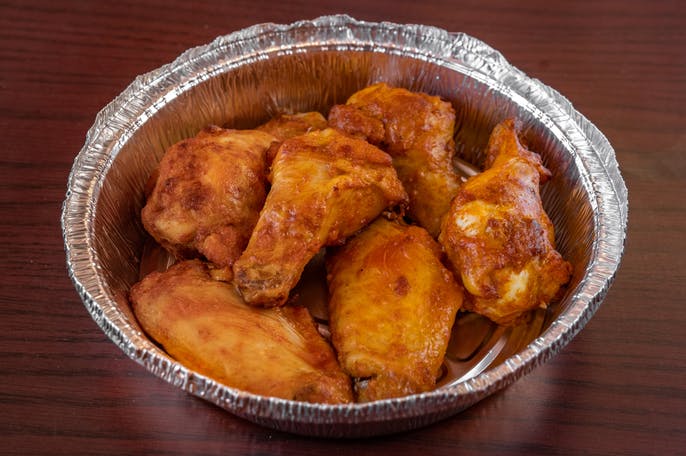 Order Chicken Wings food online from LA Pizza store, Victorville on bringmethat.com