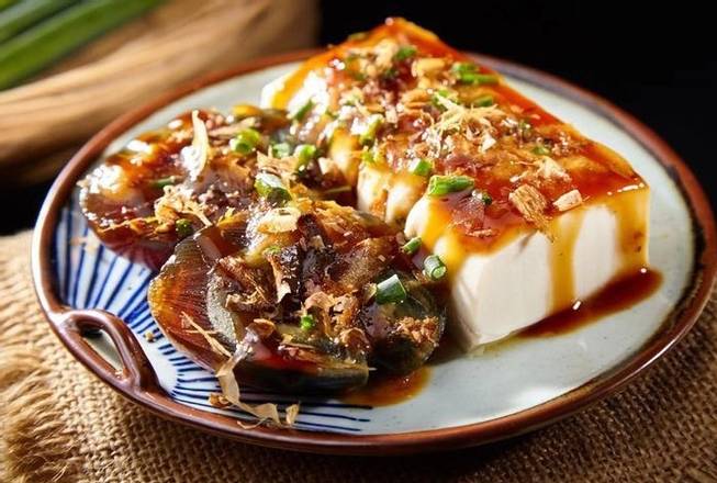 Order 皮蛋肉松豆腐 Tofu with Preserved Egg food online from Hi House store, Irvine on bringmethat.com