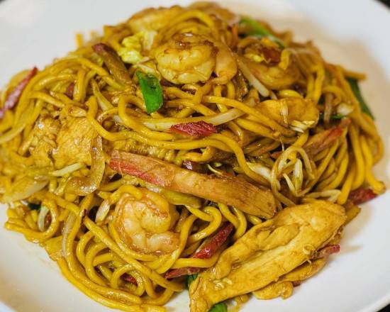 Order House Special Lo Mein food online from Hong Kong store, Nashville on bringmethat.com