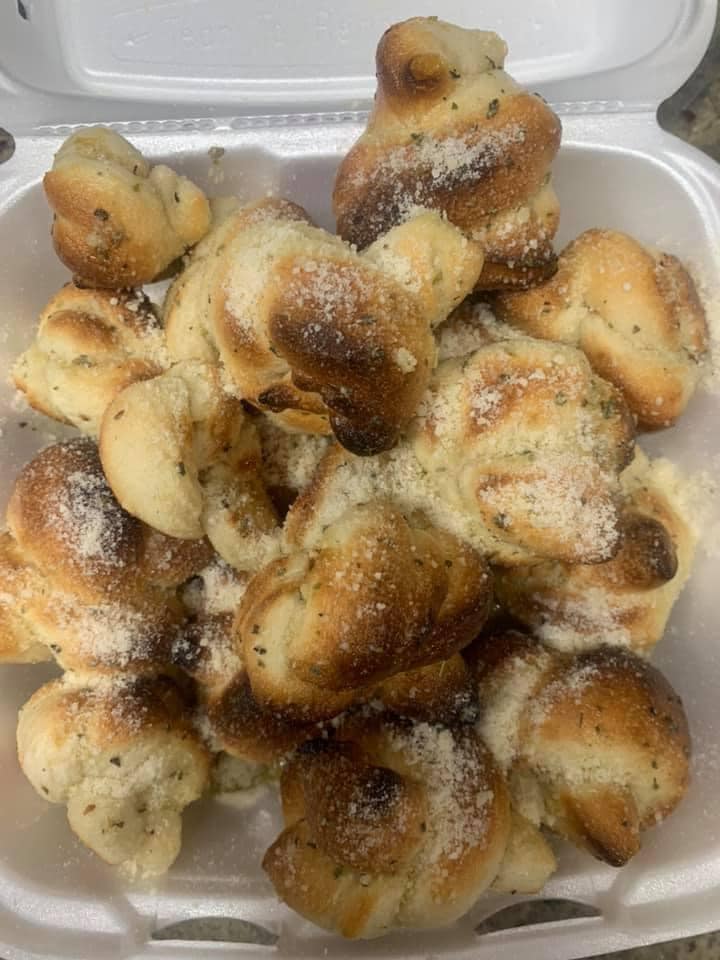 Order GARLIC KNOTS food online from Maldens House Of Pizza store, Malden on bringmethat.com