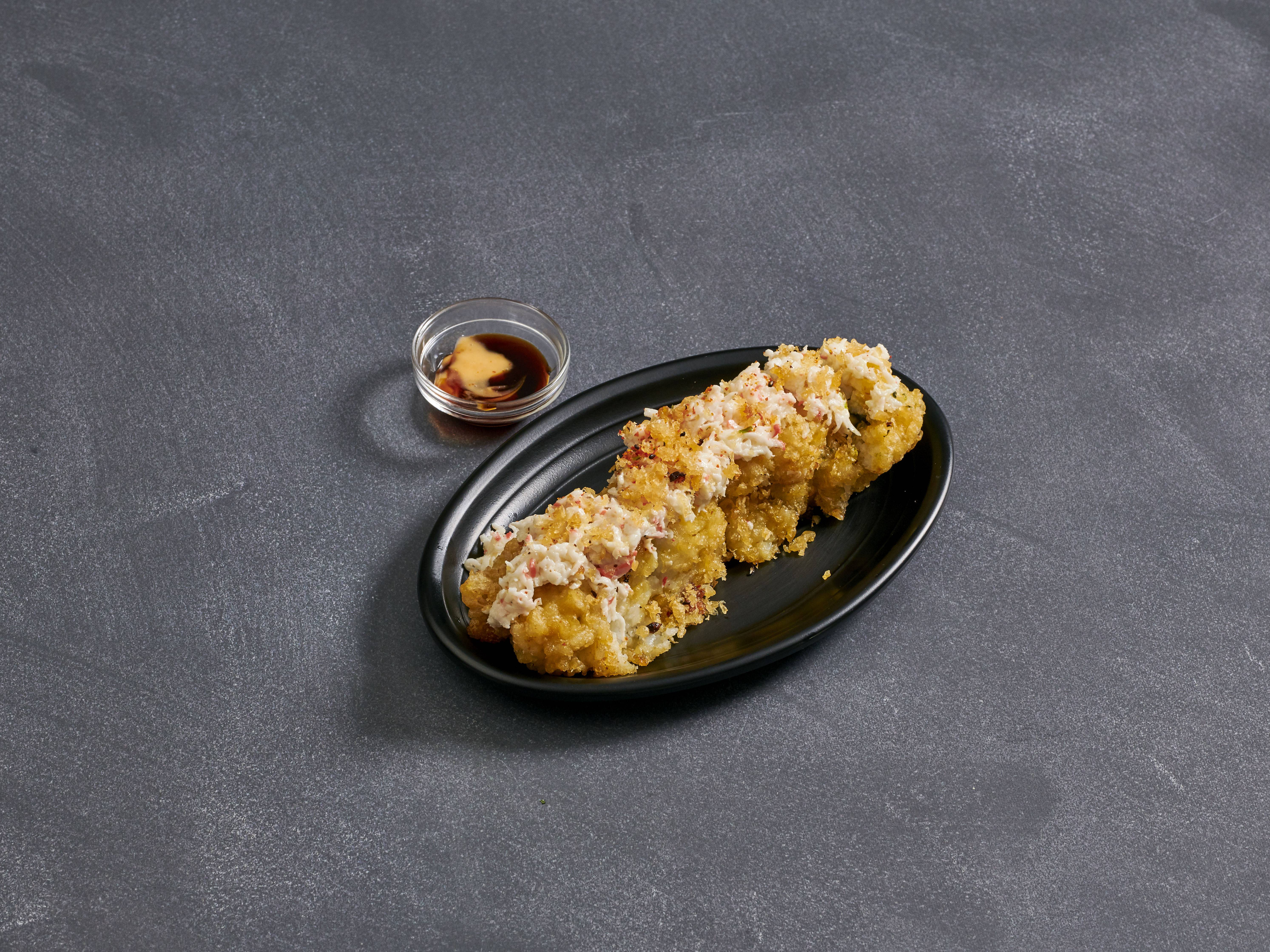 Order R17. Golden Tiger Roll food online from Yo! Sushi store, Santa Ana on bringmethat.com