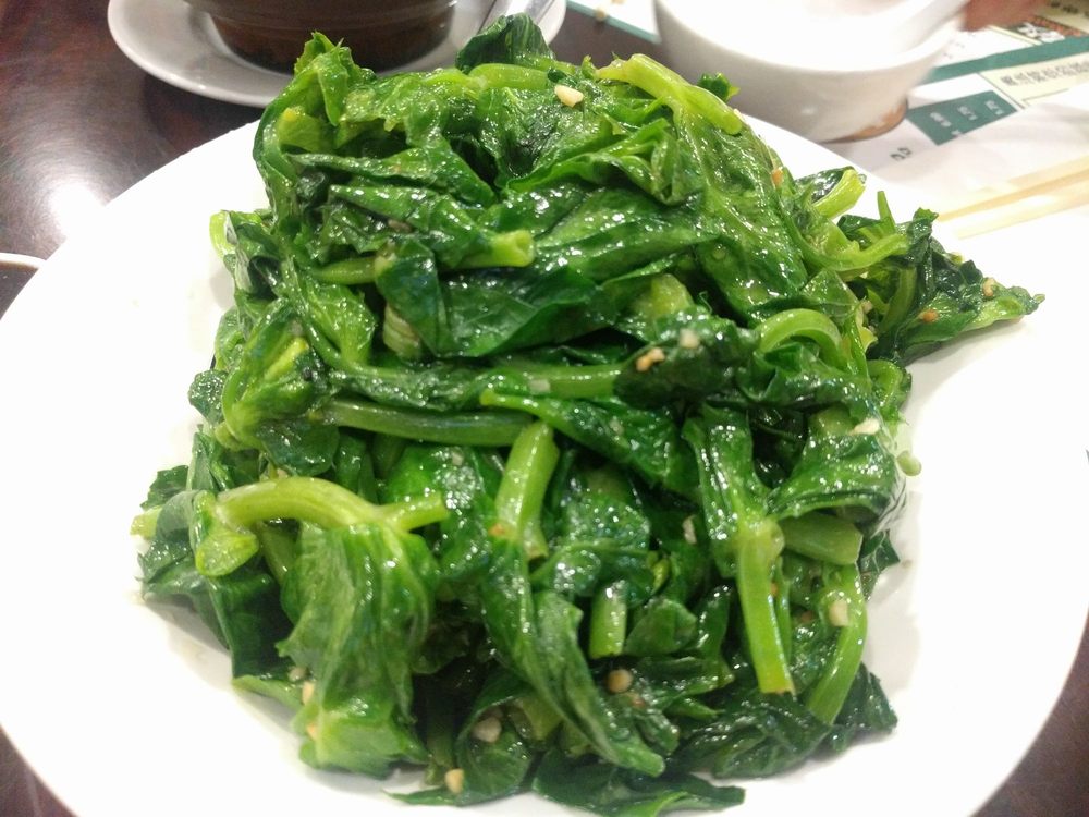 Order Sauteed Snow Pea Sprouts with Garlic/蒜片炒豆苗 food online from Sam Woo Bbq store, San Gabriel on bringmethat.com