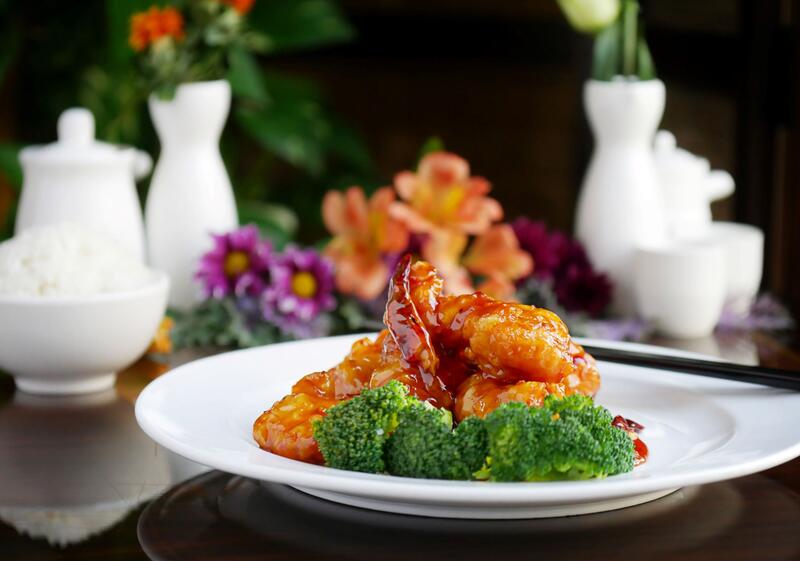 Order General Tso's Chicken food online from Four Leaves Asian Restaurant store, Huntsville on bringmethat.com