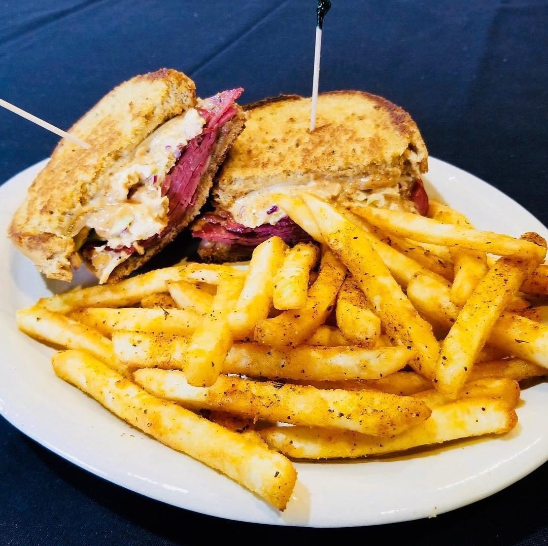 Order Reuben food online from Countryside Pizza & Grill store, Eugene on bringmethat.com