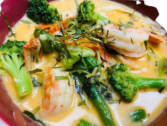 Order Seafood Red Curry food online from Aura Thai Kitchen store, Fort Lee on bringmethat.com