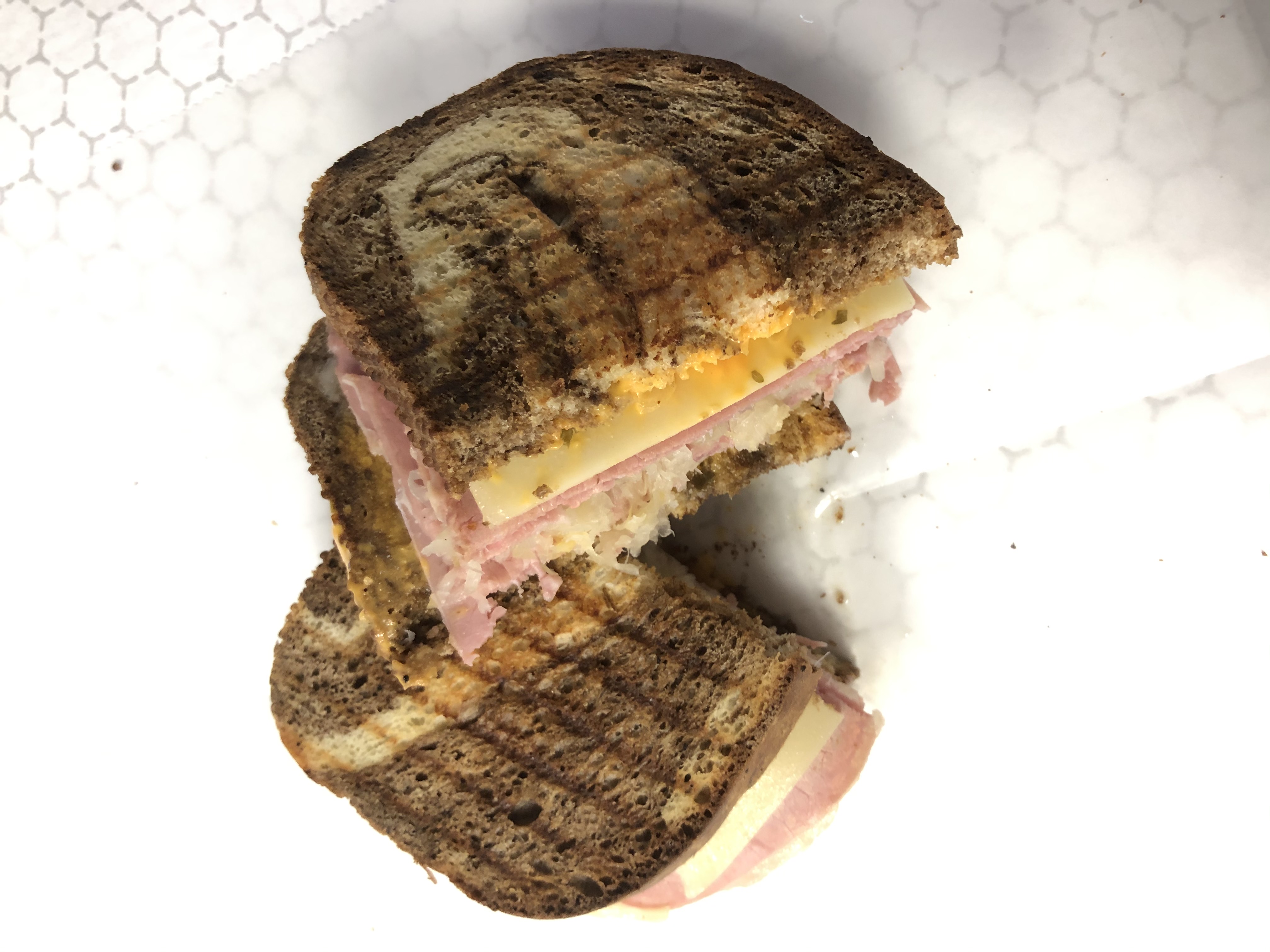 Order Reubens Classic Corned Beef Sandwich food online from Harper Sandwiches & Such store, Middletown on bringmethat.com