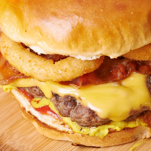 Order Cheeseburger food online from Highlander's Grill store, Hickory Hills on bringmethat.com