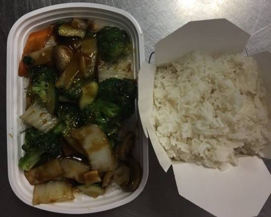 Order 55.Mixed Vegetables food online from Panda Garden Buffet Inc store, Cookeville on bringmethat.com