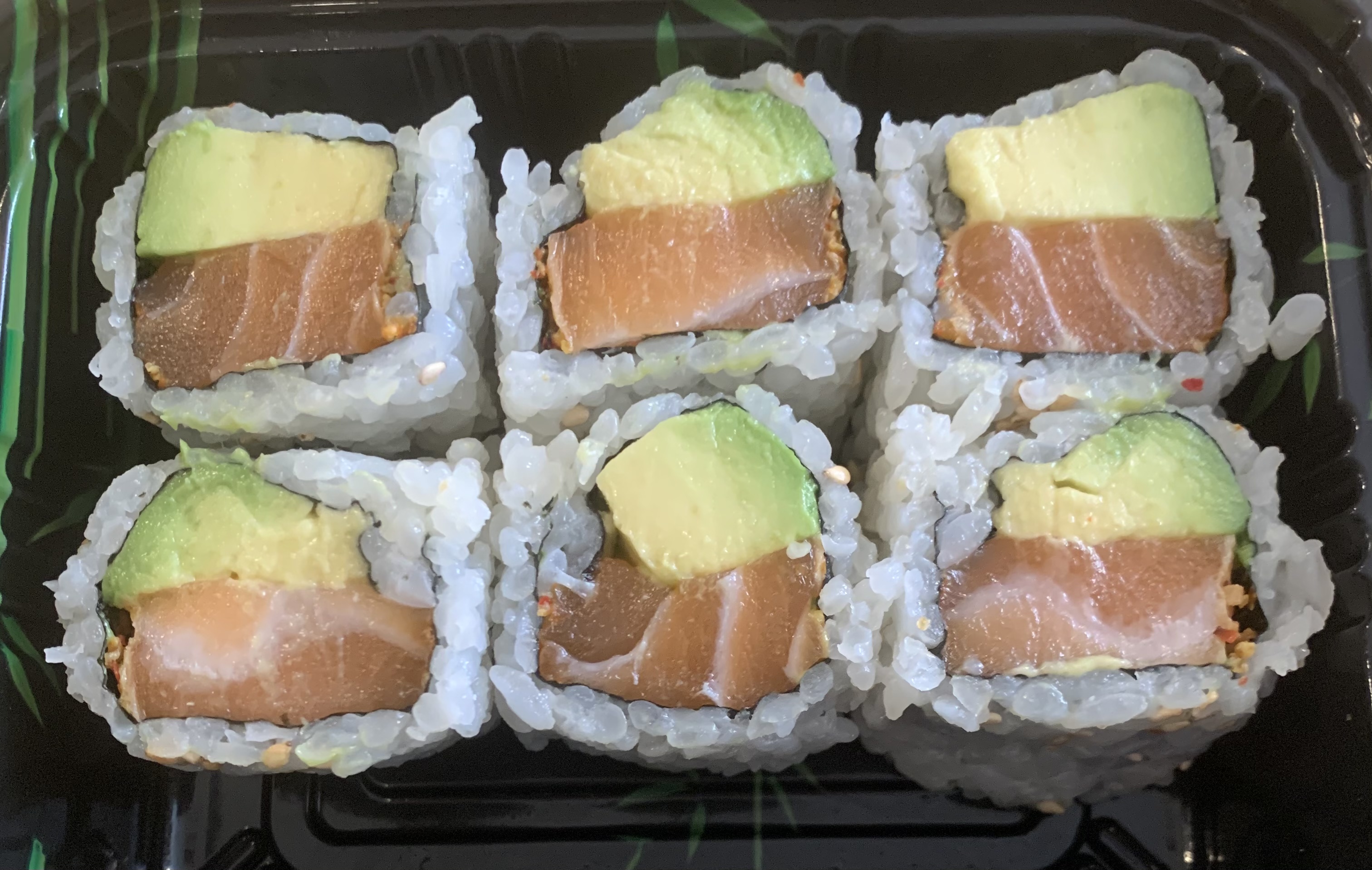 Order Salmon Avocado Roll food online from Musashi Asian Cuisine store, Brooklyn on bringmethat.com
