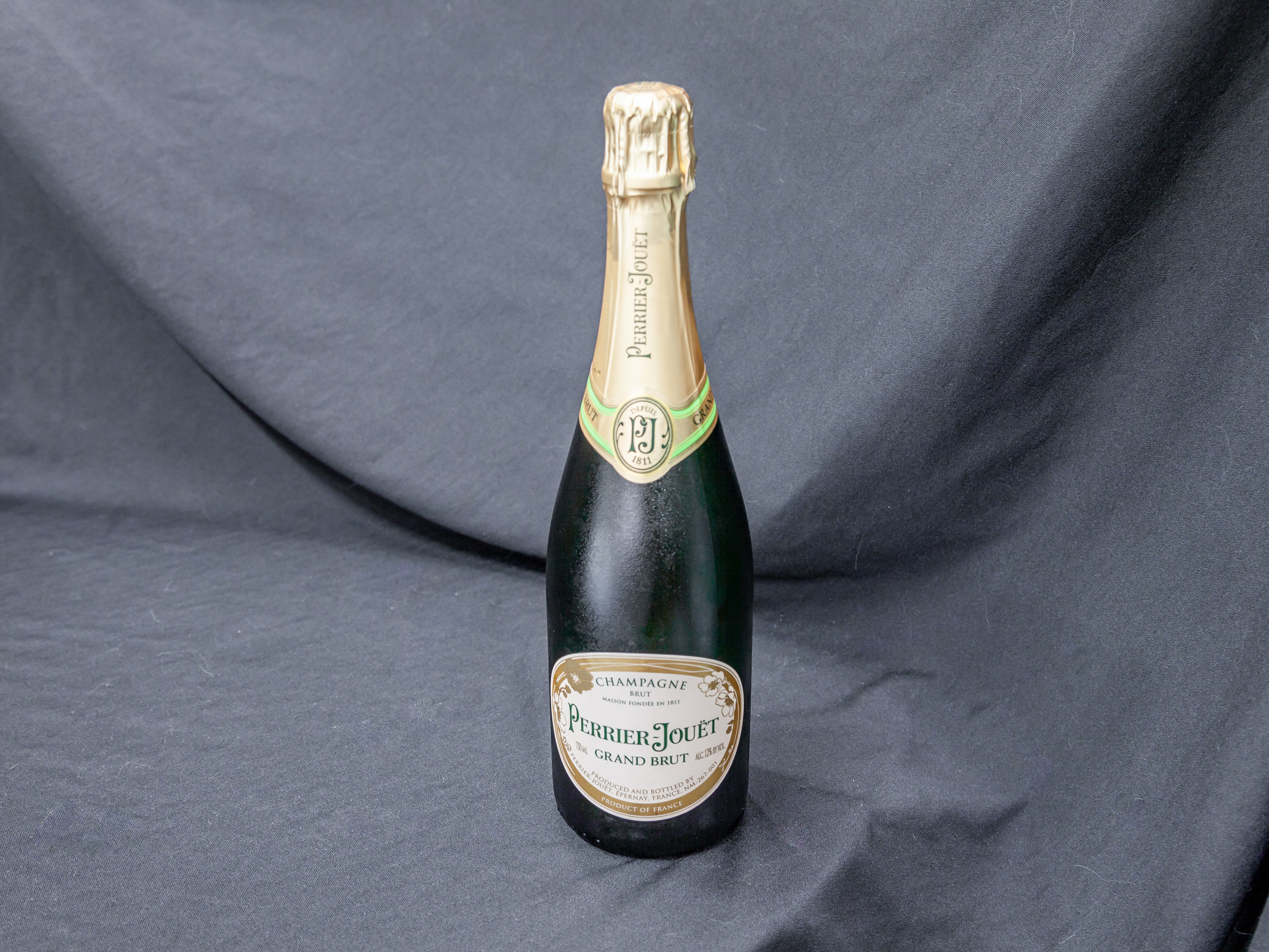 Order Perrier Jouet Grand Brut, 750 ml. Champagne food online from White Horse Liquors store, Oakland on bringmethat.com
