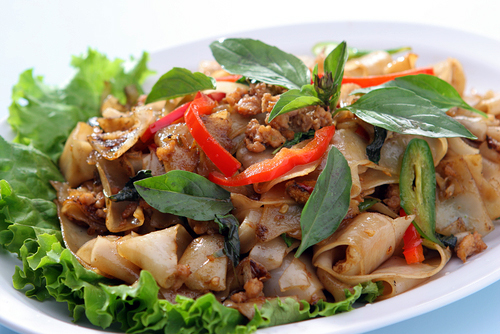 Order Pad Kee Mow ผัดขี้เมา food online from Khaokang Thai Kitchen store, Mountain View on bringmethat.com