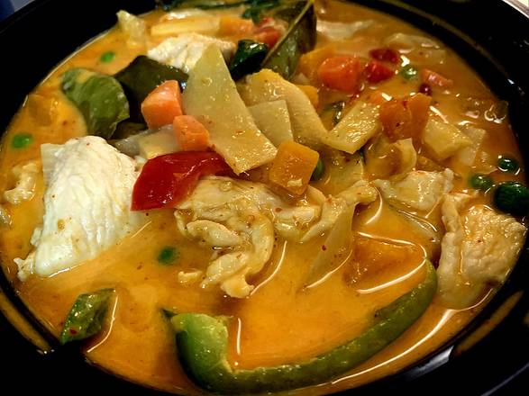 Order Red Curry food online from Thai Towne Eatery store, Orange on bringmethat.com