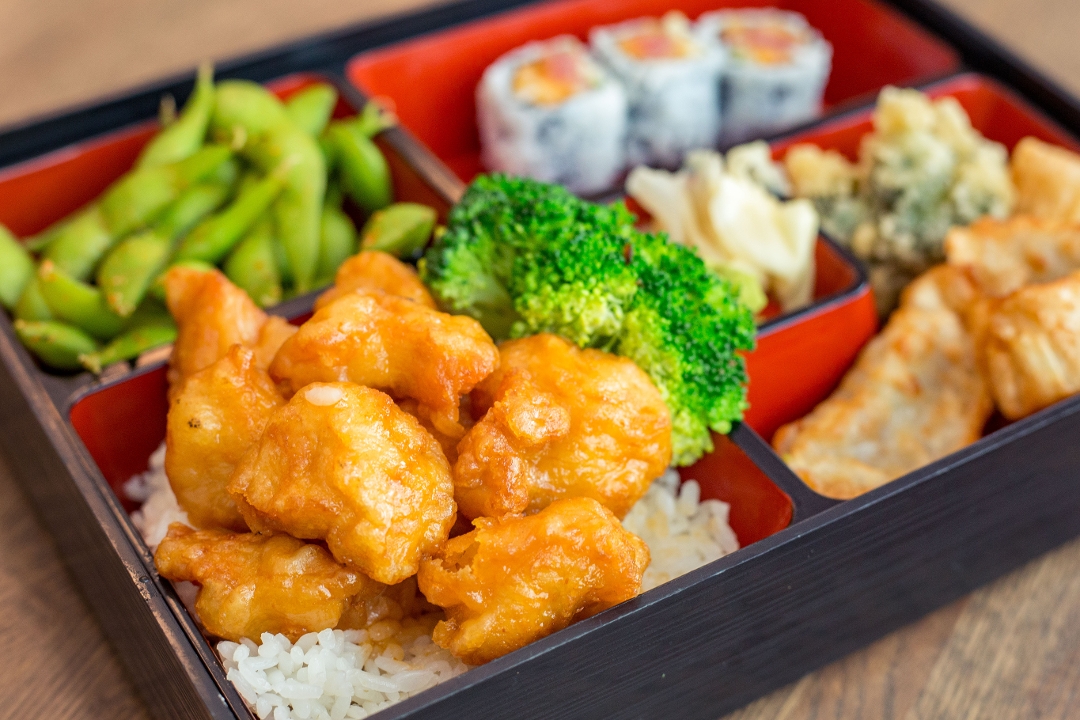 Order General Gao's Chicken Bento Box food online from Fuji store, Quincy on bringmethat.com
