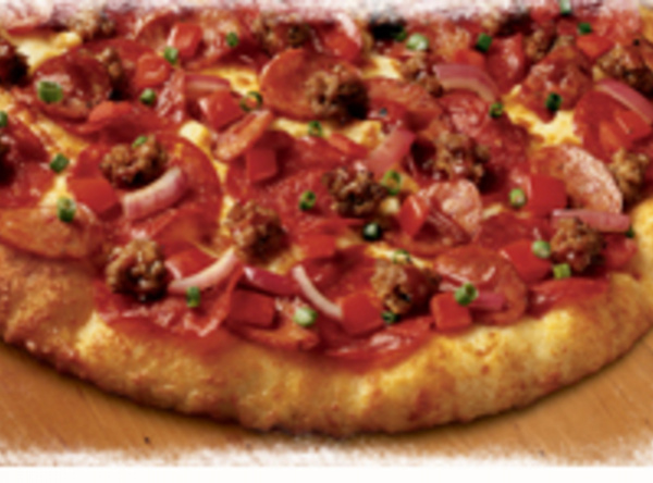 Order Smokehouse Combo Pizza food online from Round Table Pizza store, Pleasant Hill on bringmethat.com