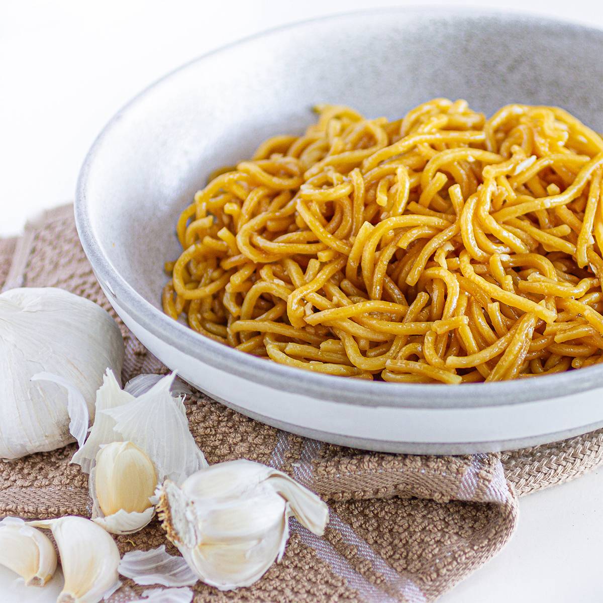 Order Garlic Noodles food online from Xi'an store, Los Angeles on bringmethat.com