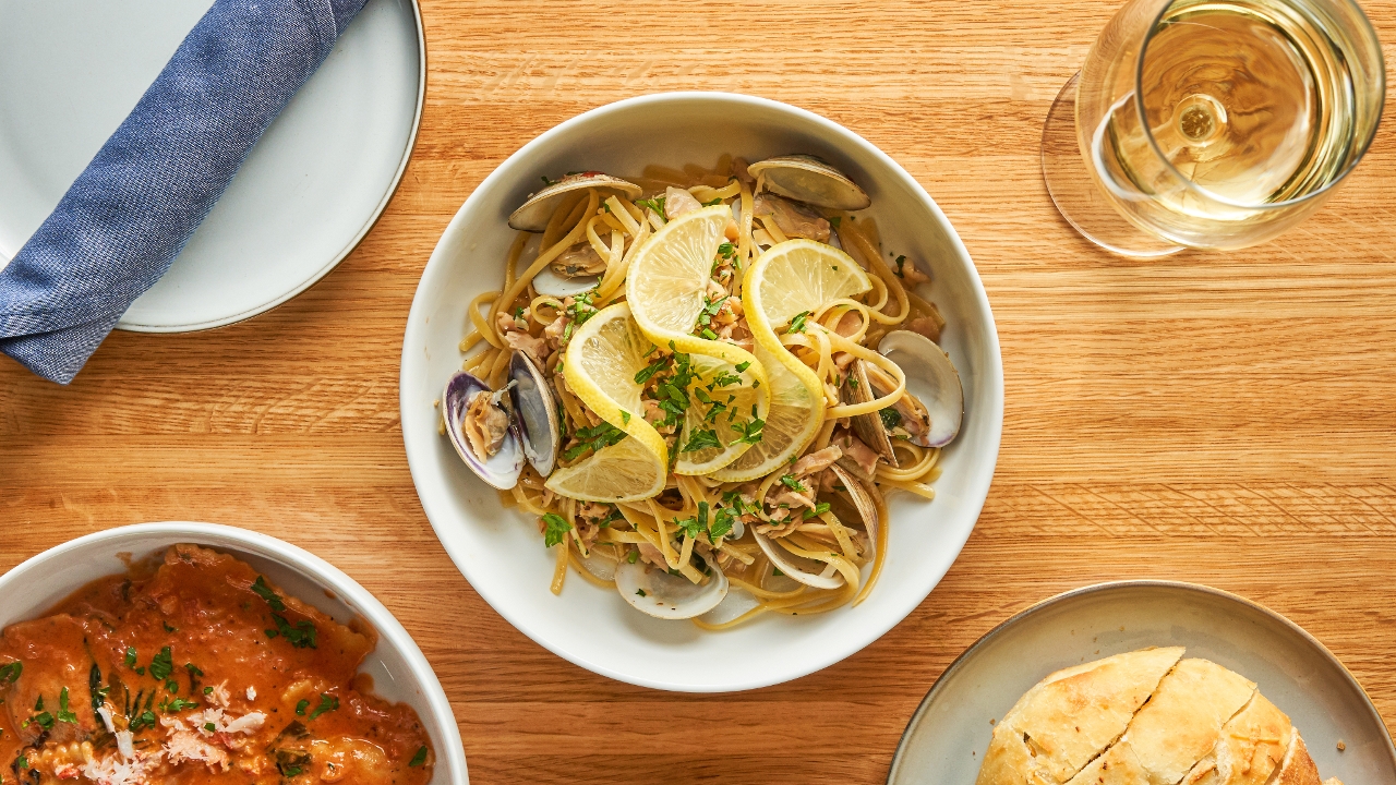 Order Linguini with Clams  food online from Zane's store, Hermosa Beach on bringmethat.com
