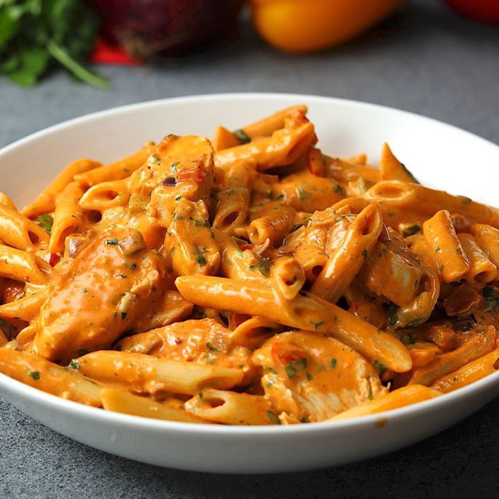Order Penne Vodka food online from Alessandro's Place store, Los Angeles on bringmethat.com