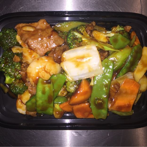 Order S3. Sizzling Scallops & Beef food online from Oriental Express Restaurant store, Deptford Township on bringmethat.com