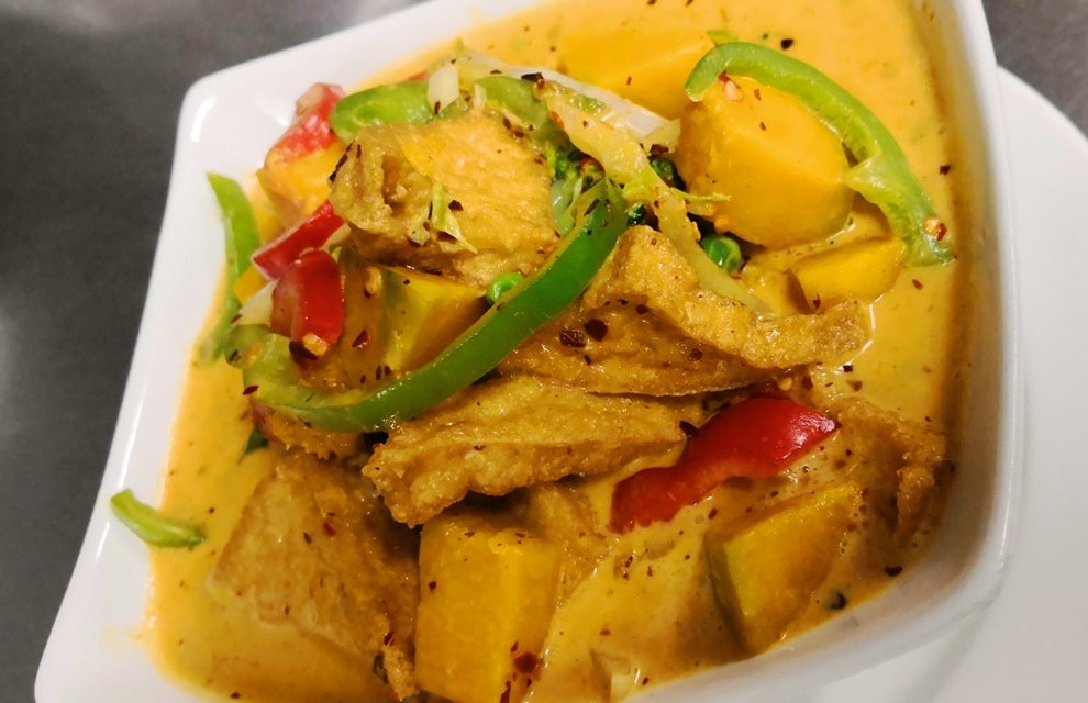 Order Pumpkin Curry food online from Lina Thai Bistro store, Dubuque on bringmethat.com