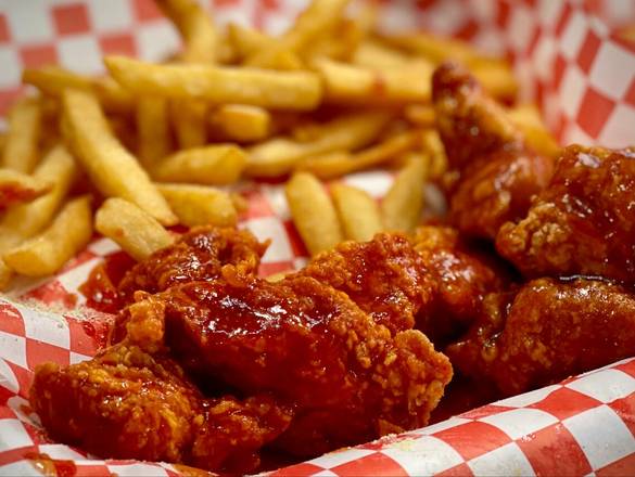 Order 9 Boneless Wings food online from Captain Sam Fish & Chicken store, San Diego on bringmethat.com