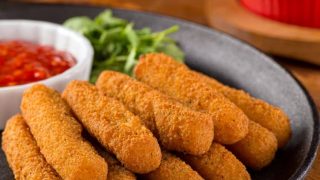Order Mozzarella Sticks food online from Phat Philly store, San Francisco on bringmethat.com