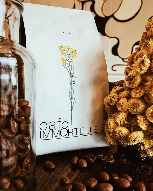 Order House Blend Roasted Coffee Beans food online from Cafe Immortelle store, Troy on bringmethat.com