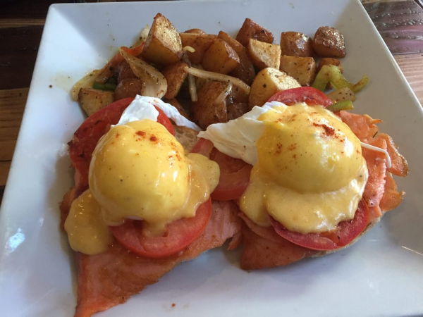 Order Smoked Salmon Benedict food online from Sutter Pub store, San Francisco on bringmethat.com