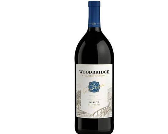 Order Woodbridge Merlot, 1.5L red wine (13.5% ABV) food online from Cold Spring Liquor store, Liberty Hill on bringmethat.com