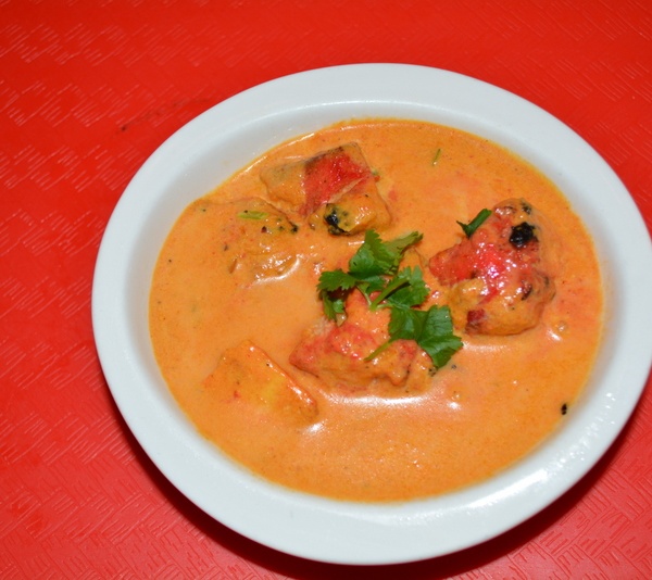 Order Butter Chicken Curry food online from Chaats & Currys Pizza Express store, Sunnyvale on bringmethat.com