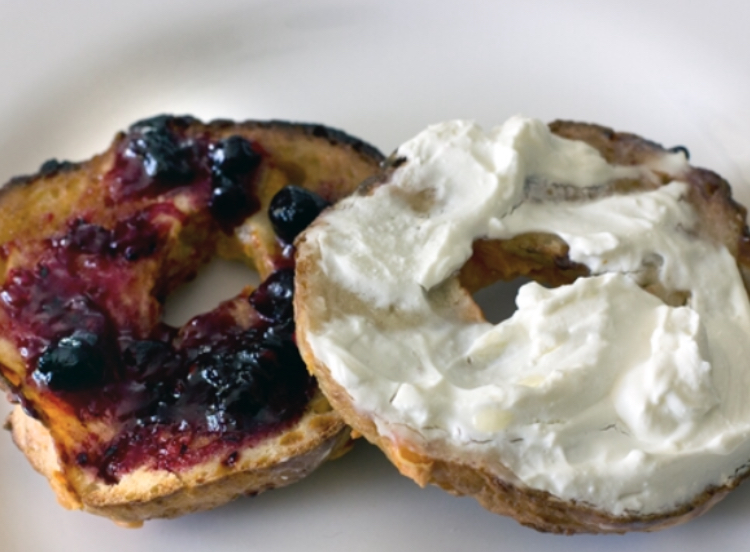 Order Toasted bagel with cream cheese and jelly  food online from Taste Cafe & Grill store, Ozone Park on bringmethat.com