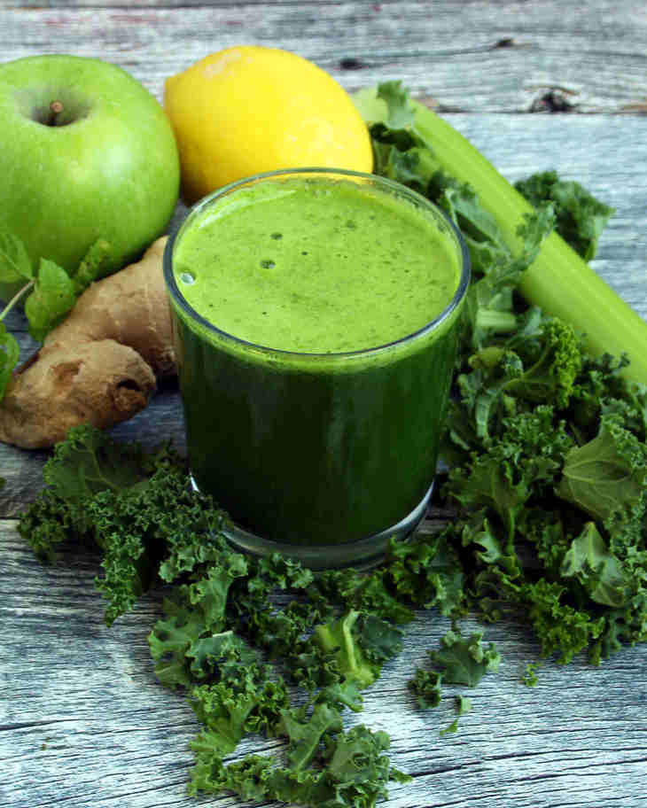 Order Green Detox Juice food online from Cafe Deli-Cious store, New York on bringmethat.com