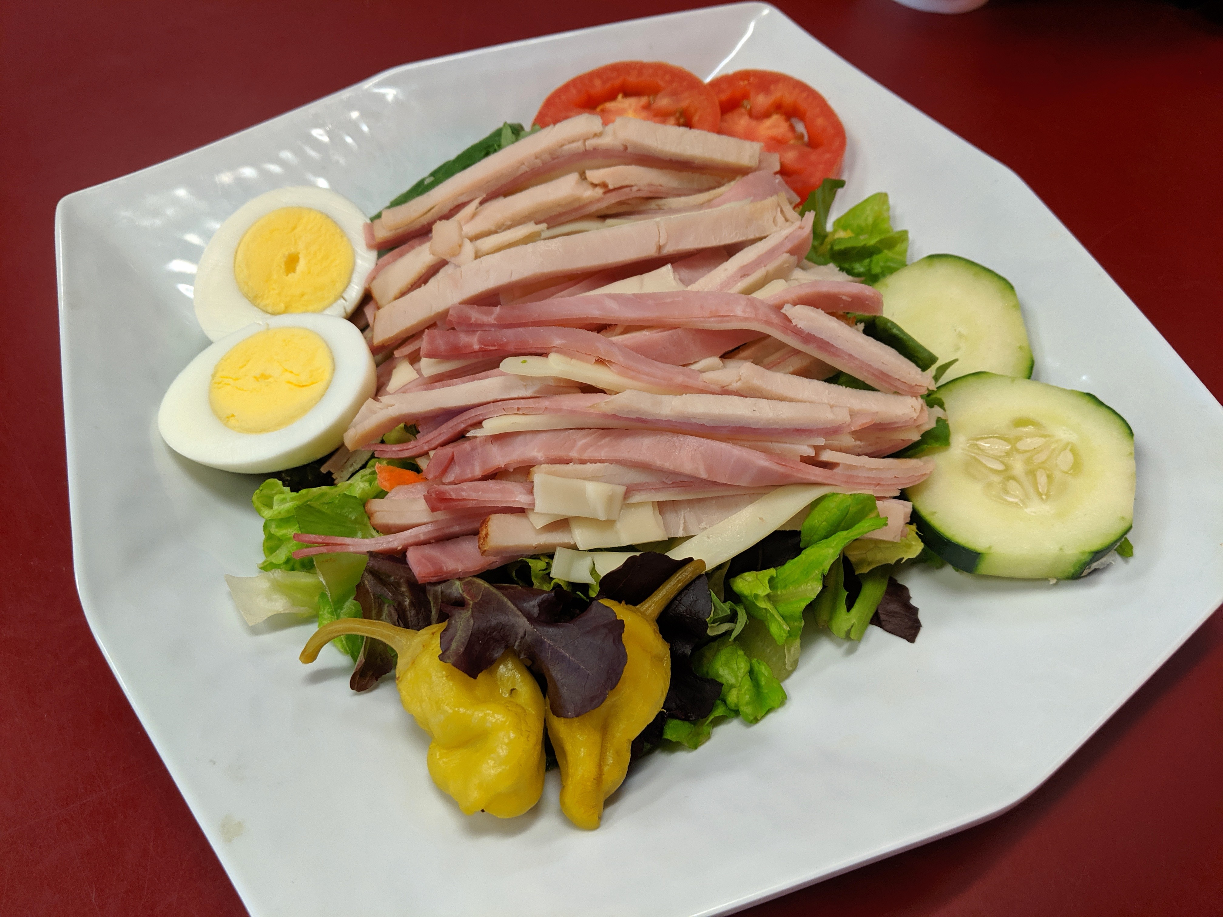 Order Chef Salad food online from Deli News Pizza store, Long Beach on bringmethat.com
