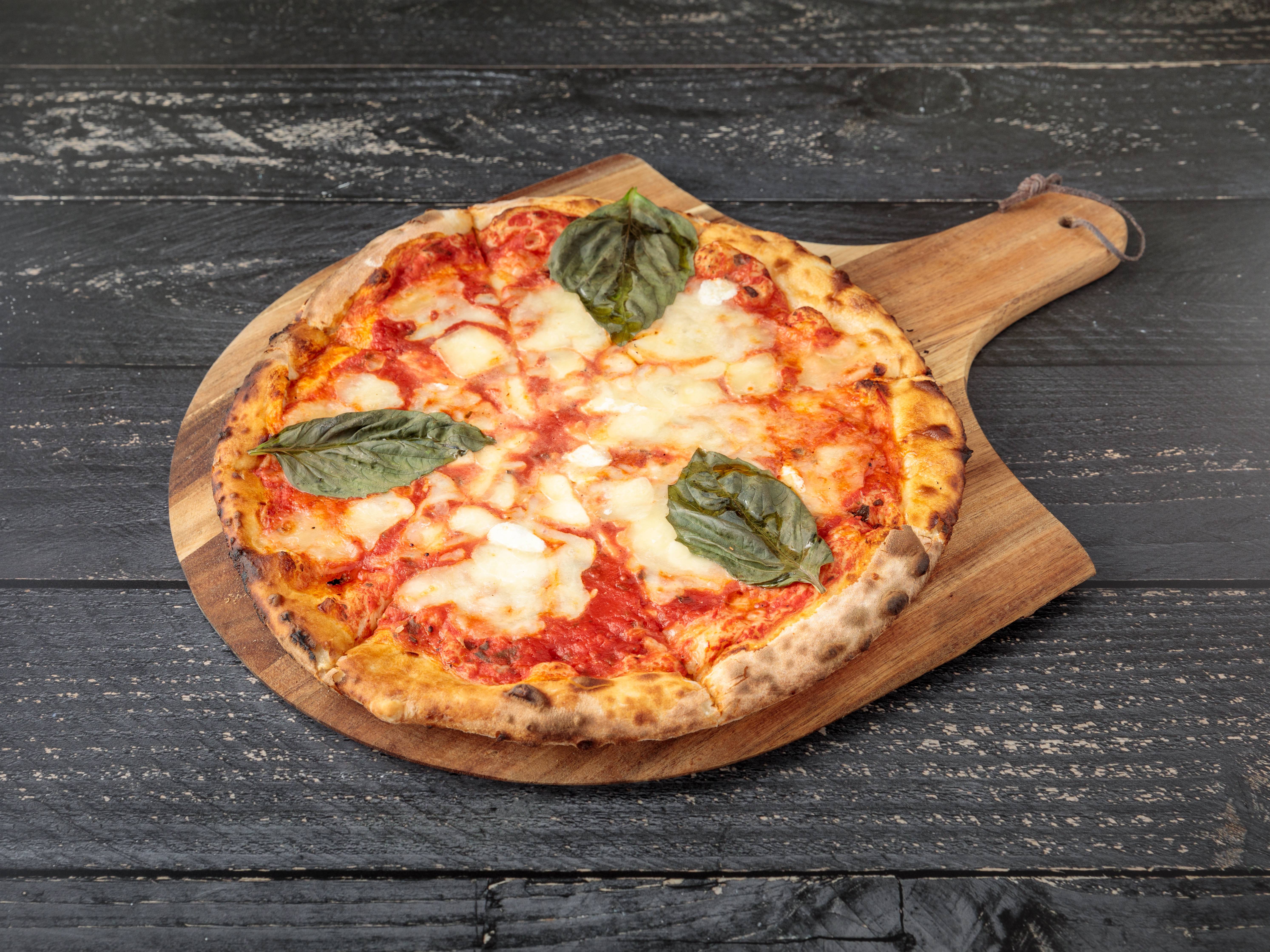 Order 12" Margherita Pizza food online from Mamma Francesca store, New Rochelle on bringmethat.com
