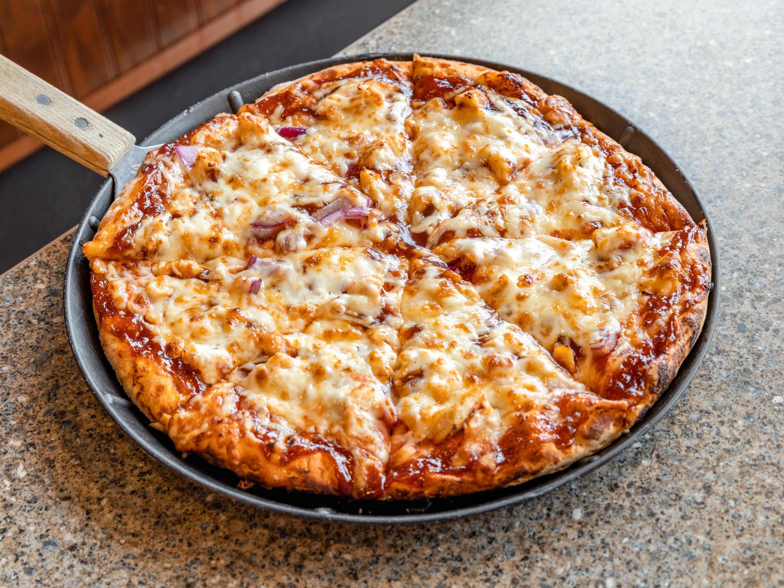 Order Traditional or Deep Pan Style Chicken Pizzazz Pizza food online from Chicago Pizza store, Speedway on bringmethat.com
