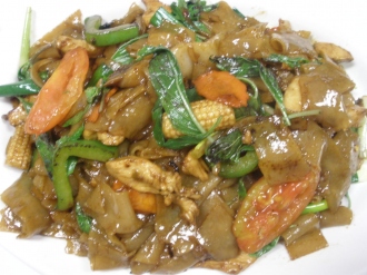 Order Spicy Drunken Noodle food online from Awesome Thai store, Los Angeles on bringmethat.com
